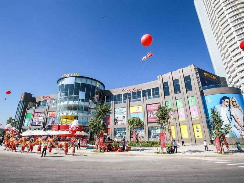 Toàn cảnh bên ngoài tòa nhà Co.opmart nơi có Galaxy Cinema Đà Nẵng